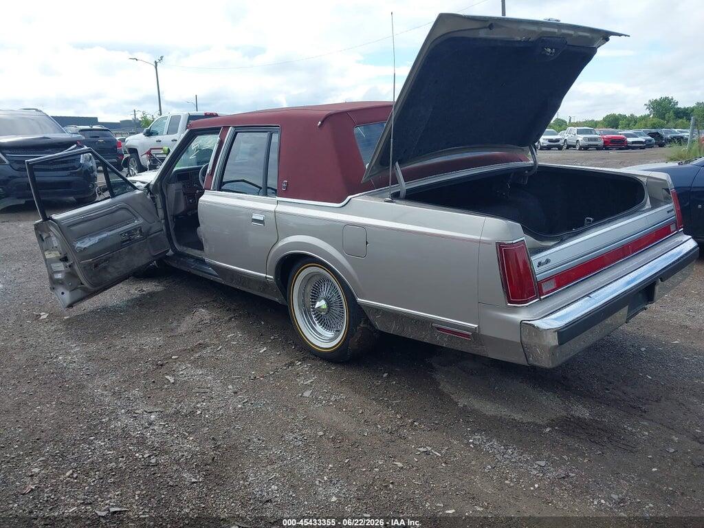 1LNBM82F2JY761673 1988 LINCOLN TOWN CAR photo no. 3