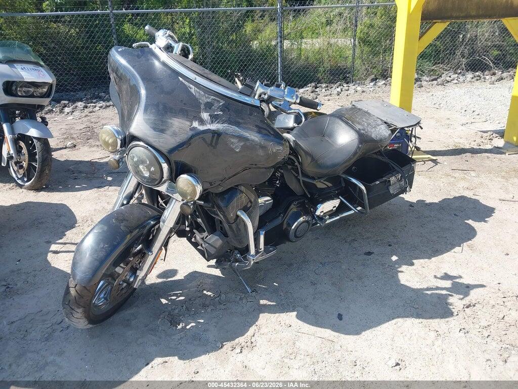 1HD1PR827DB954036 2013 HARLEY-DAVIDSON FLHTCUSE photo no. 2