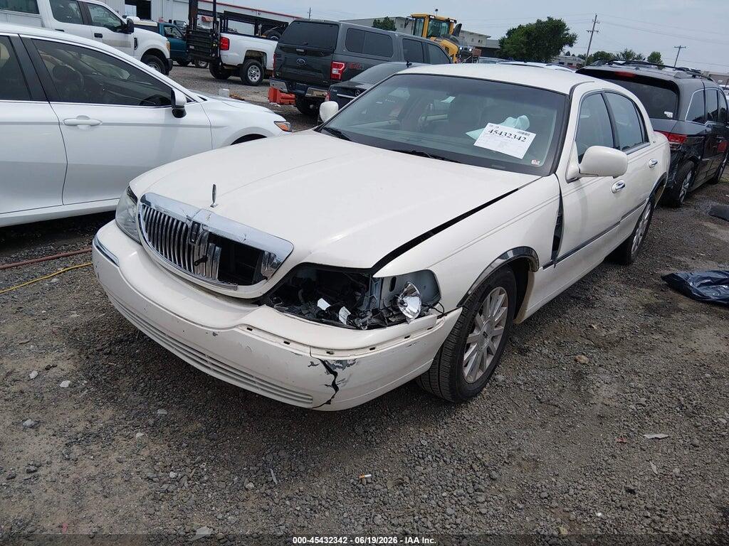 1LNHM81W27Y634121 2007 LINCOLN TOWN CAR photo no. 2