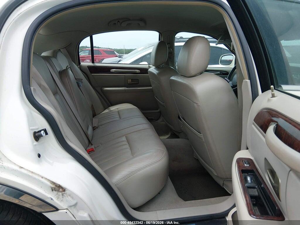 1LNHM81W27Y634121 2007 LINCOLN TOWN CAR photo no. 8