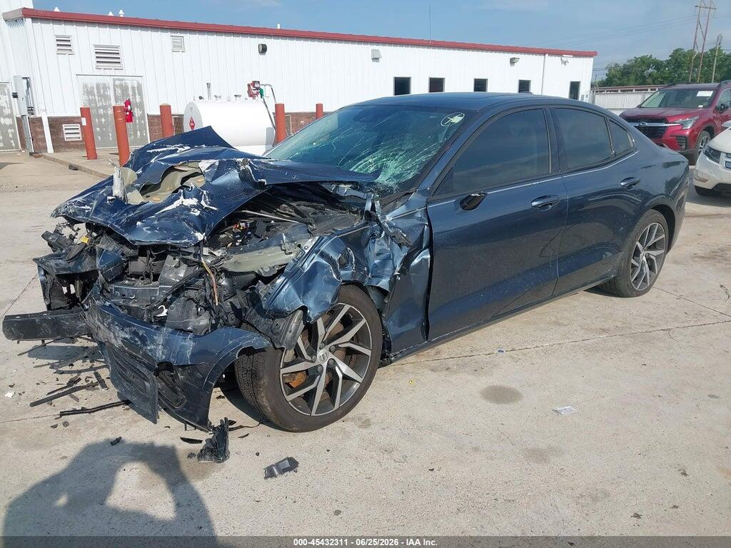 7JRA22TK6LG045691 2020 VOLVO S60 photo no. 2