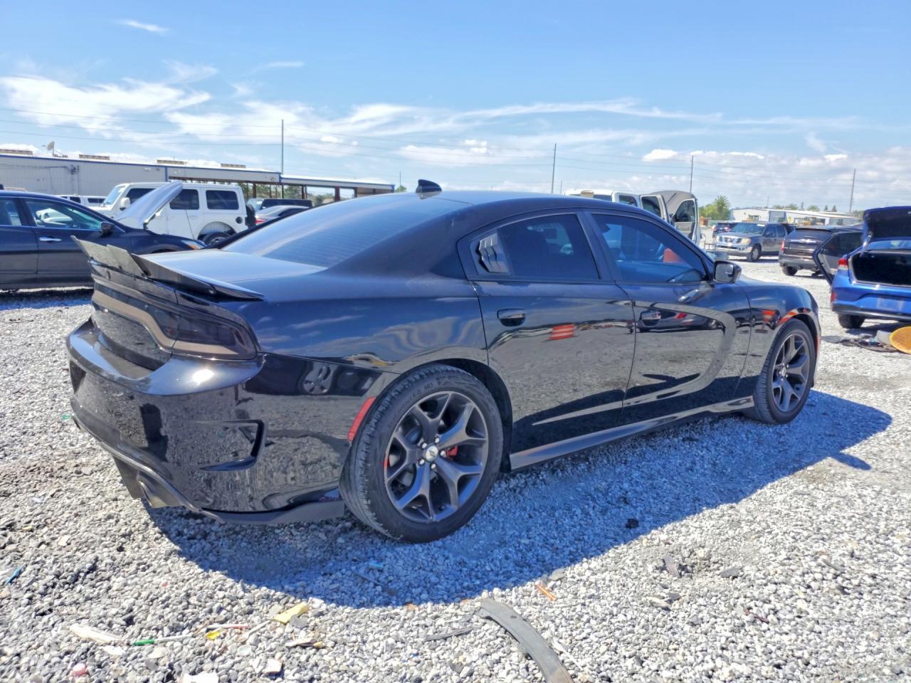 2019 DODGE CHARGER R/T — Фото 3 из 12