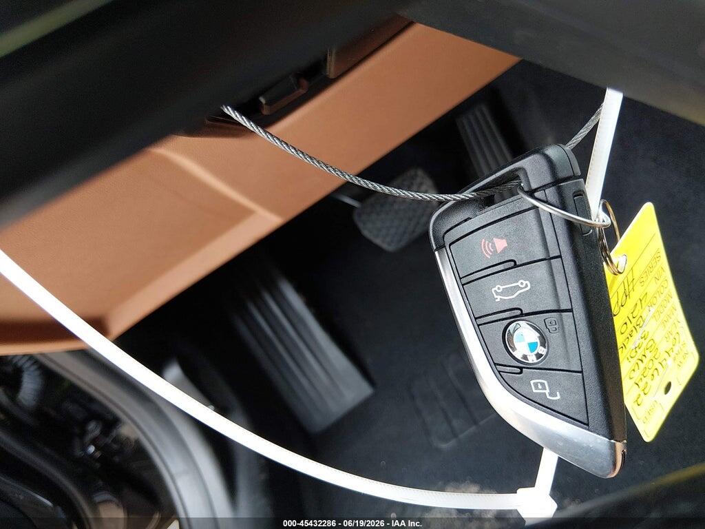 3MW69FF05R8E14210 2024 BMW 330I photo no. 11