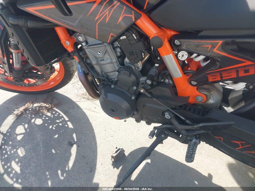 VBKTU9400PM849014 2023 KTM 890 photo no. 9