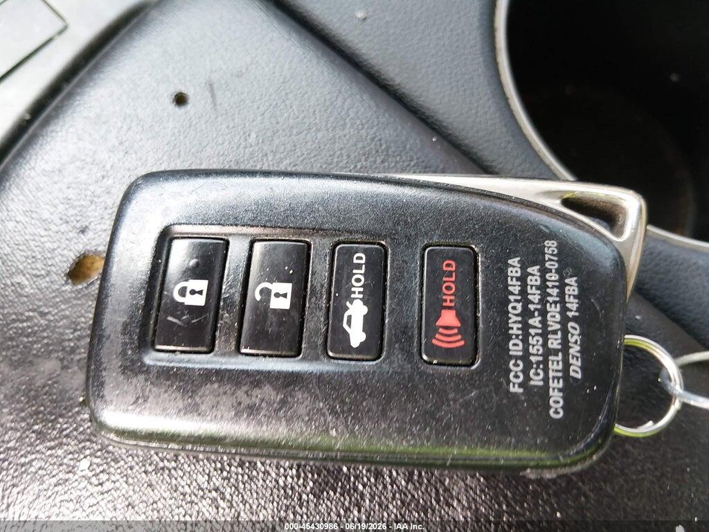 JTHCM1D22H5022890 2017 LEXUS IS 300 photo no. 11
