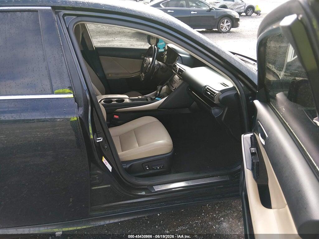 JTHCM1D22H5022890 2017 LEXUS IS 300 photo no. 5