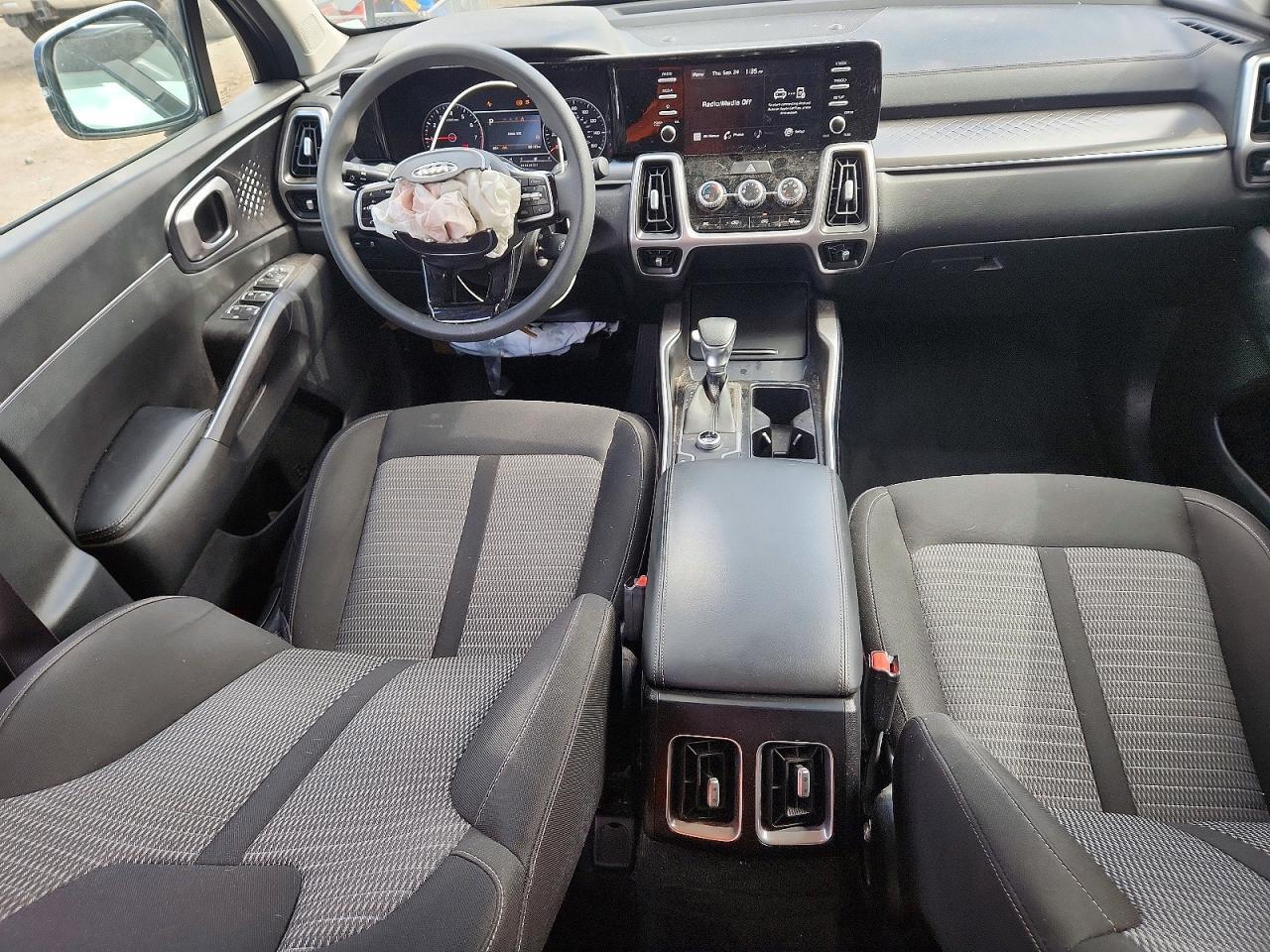 2021 KIA SORENTO LX — Фото 8 из 13