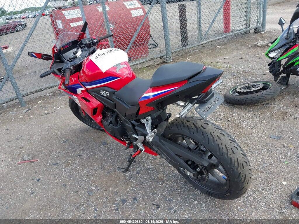 MLHPC7056S5101492 2025 HONDA CBR500 photo no. 3
