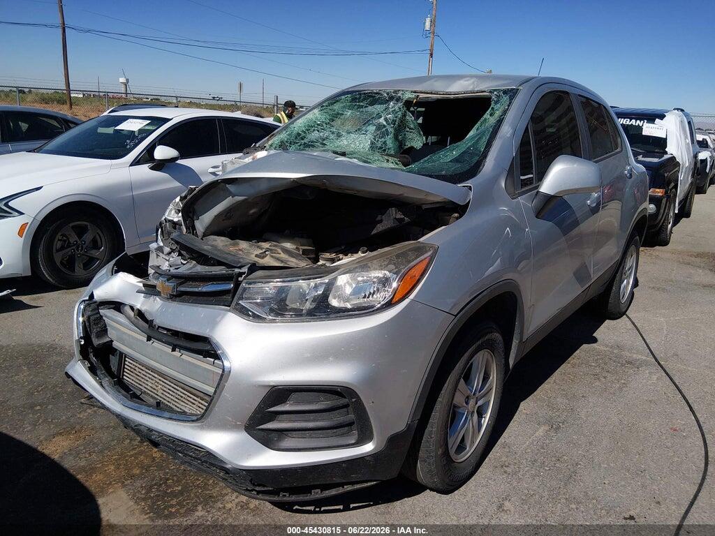 3GNCJNSB8HL266958 2017 CHEVROLET TRAX photo no. 2