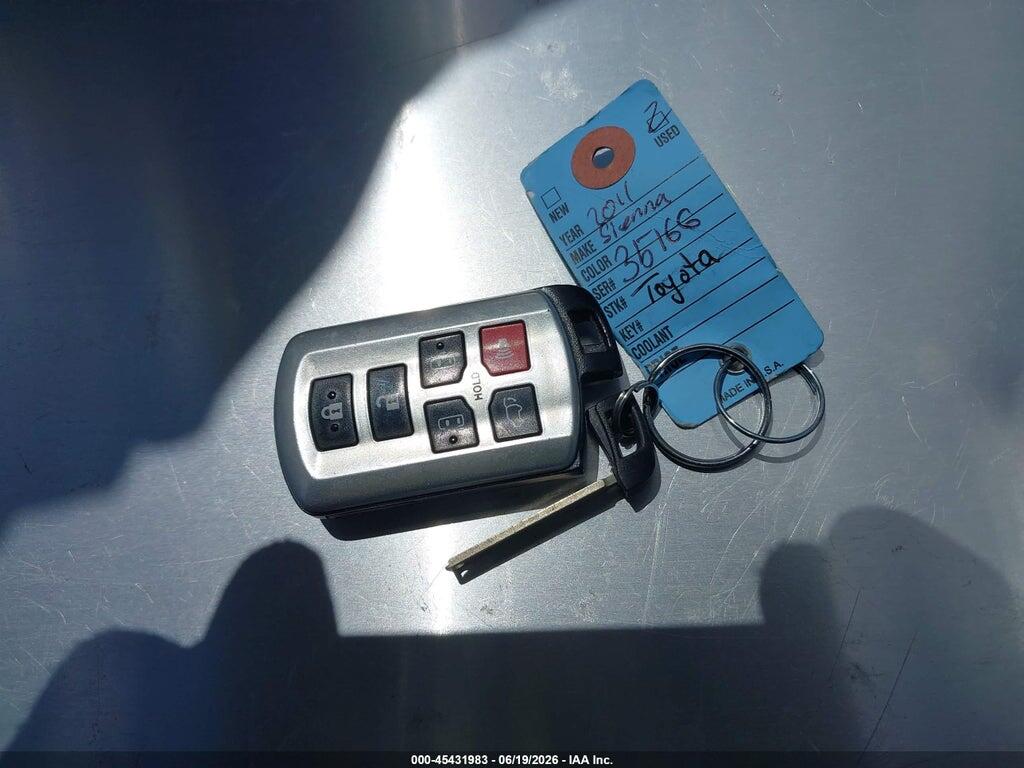 5TDYK3DC3BS009293 2011 TOYOTA SIENNA photo no. 11