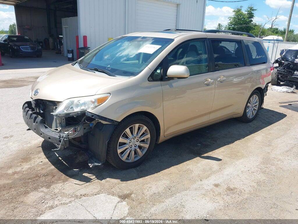5TDYK3DC3BS009293 2011 TOYOTA SIENNA photo no. 2