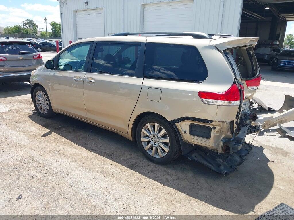 5TDYK3DC3BS009293 2011 TOYOTA SIENNA photo no. 3