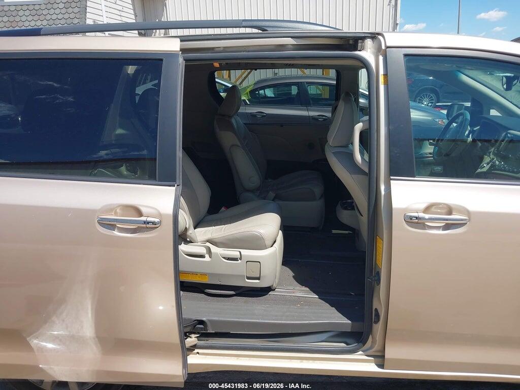 5TDYK3DC3BS009293 2011 TOYOTA SIENNA photo no. 8