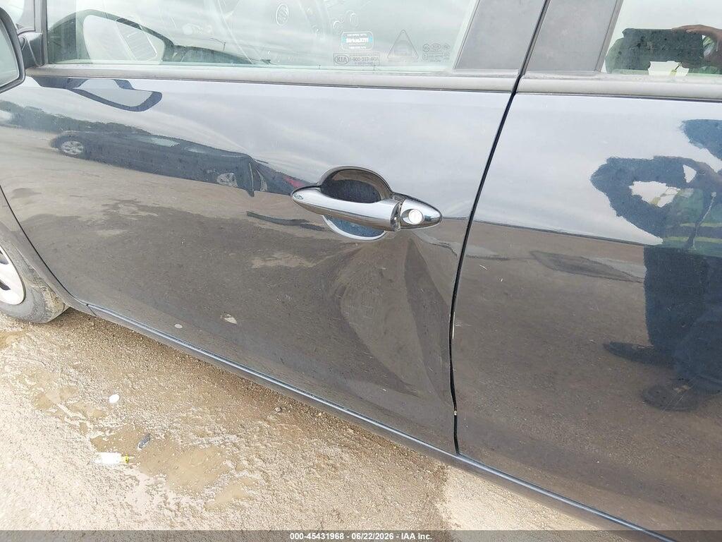 KNAFK5A86H5698048 2017 KIA FORTE photo no. 12