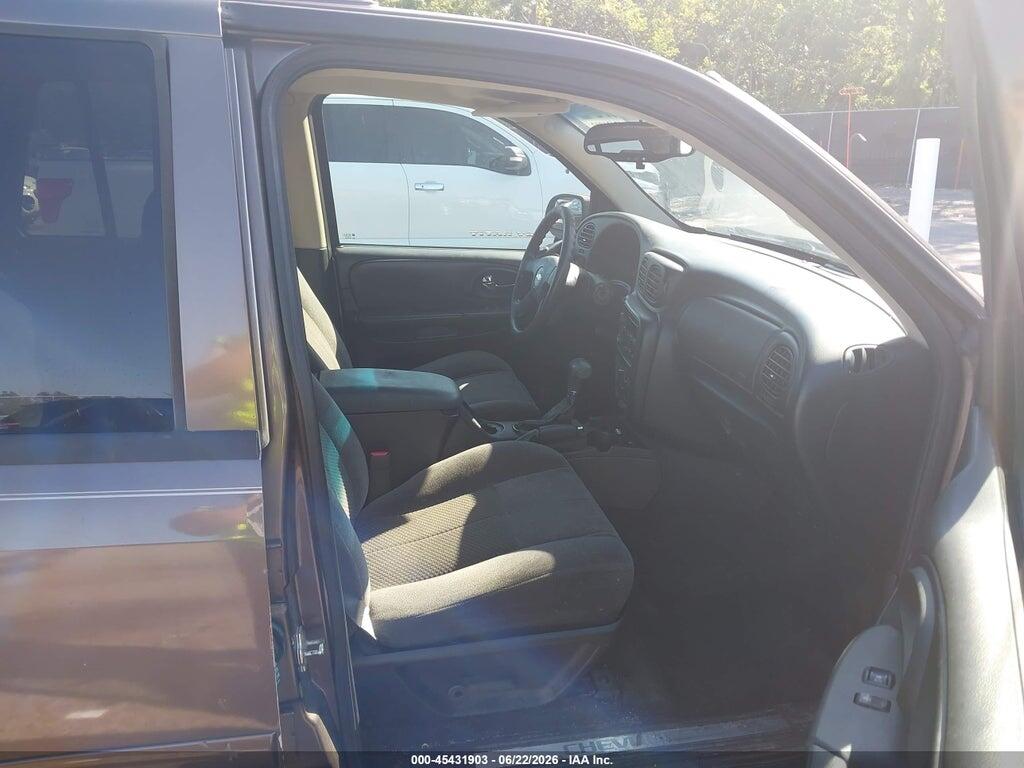 1GNDS13S582113965 2008 CHEVROLET TRAILBLAZER photo no. 5