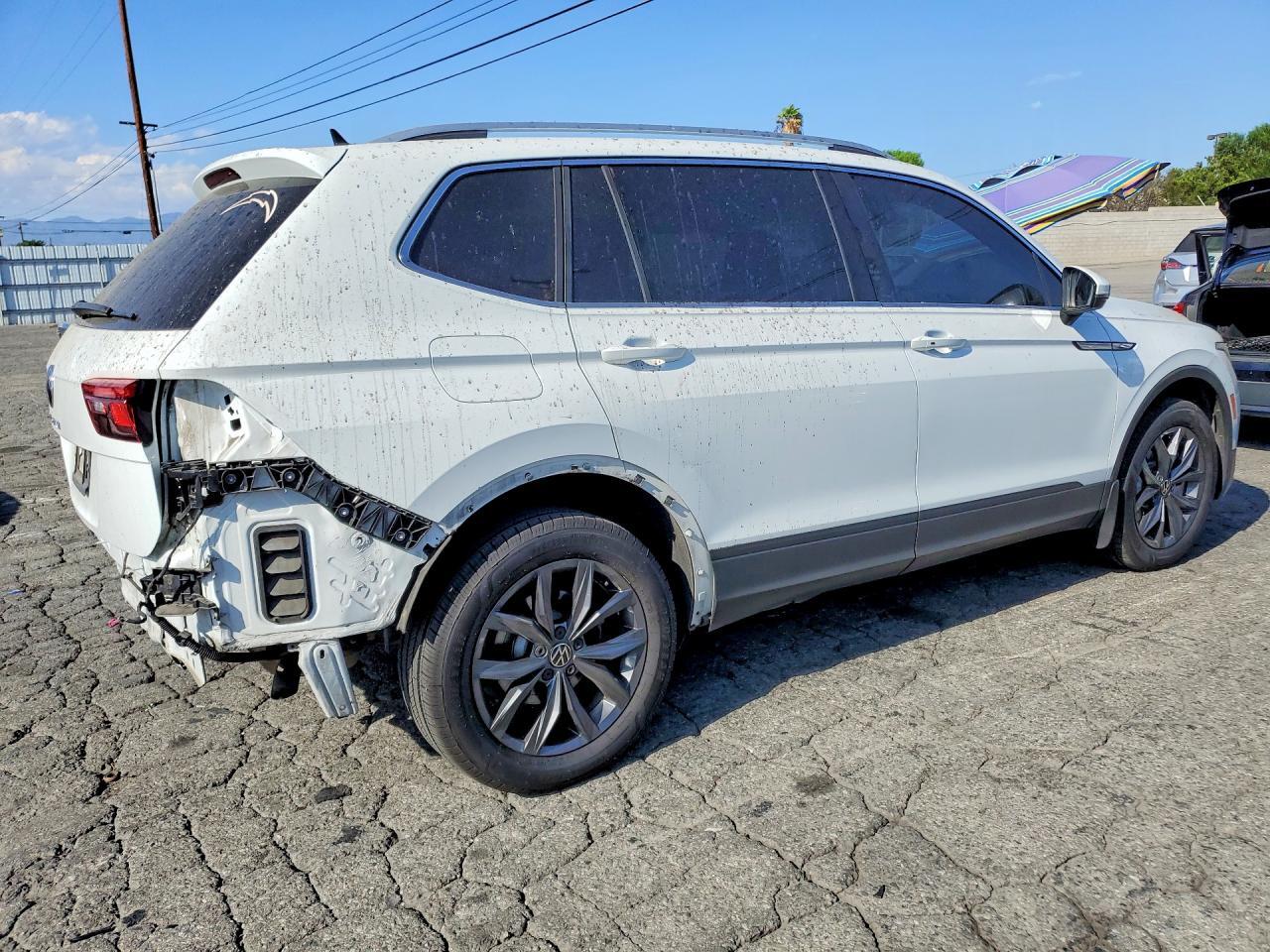2022 VOLKSWAGEN TIGUAN SE — Фото 3 из 14