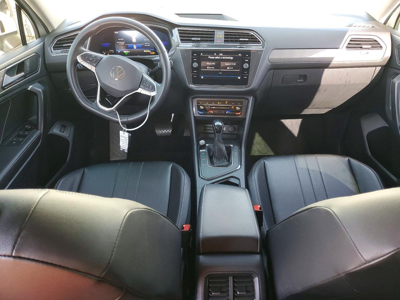2022 VOLKSWAGEN TIGUAN SE — Фото 8 из 14