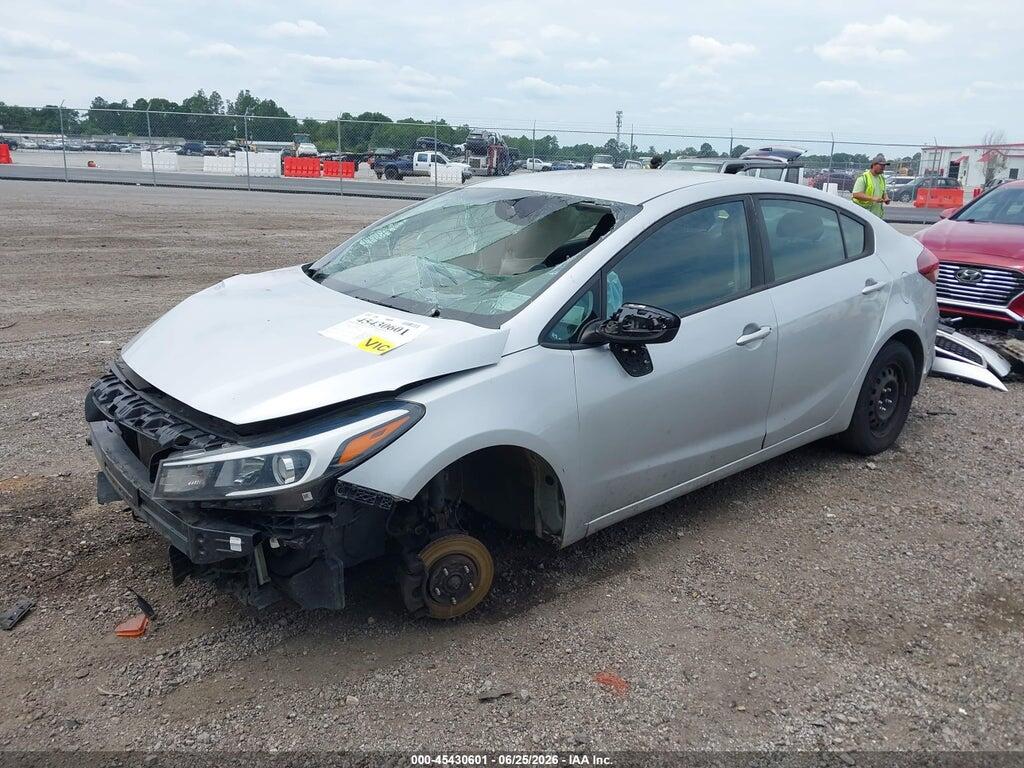 3KPFK4A78HE087849 2017 KIA FORTE photo no. 2