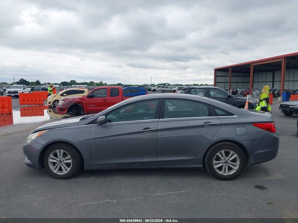 5NPEB4AC5BH278611 2011 HYUNDAI SONATA photo no. 11