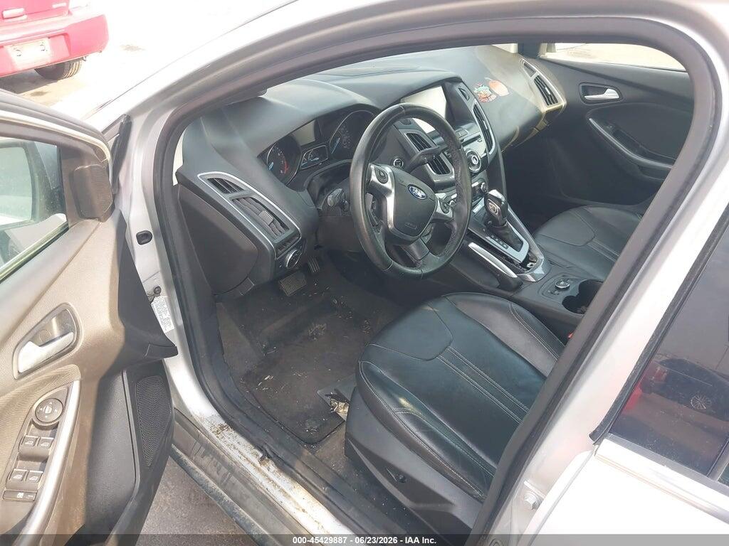 1FAHP3J21CL133049 2012 FORD FOCUS photo no. 5