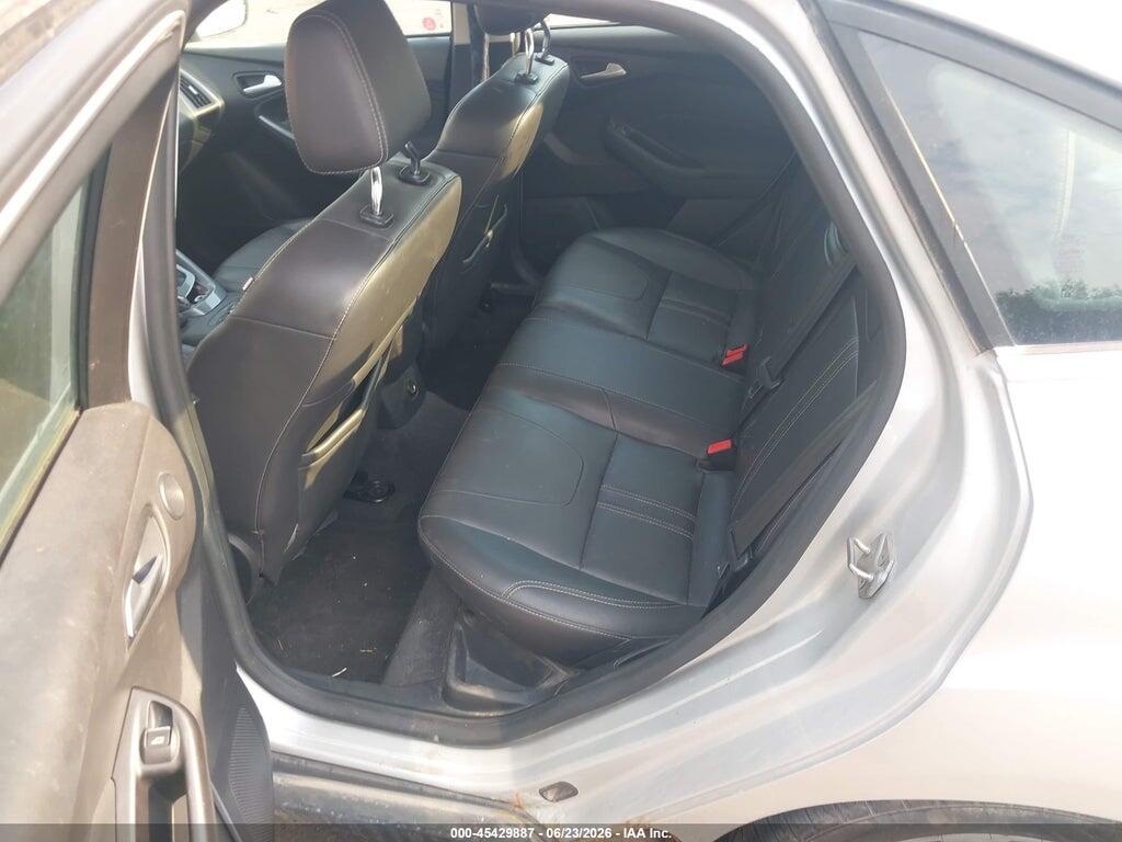 1FAHP3J21CL133049 2012 FORD FOCUS photo no. 8