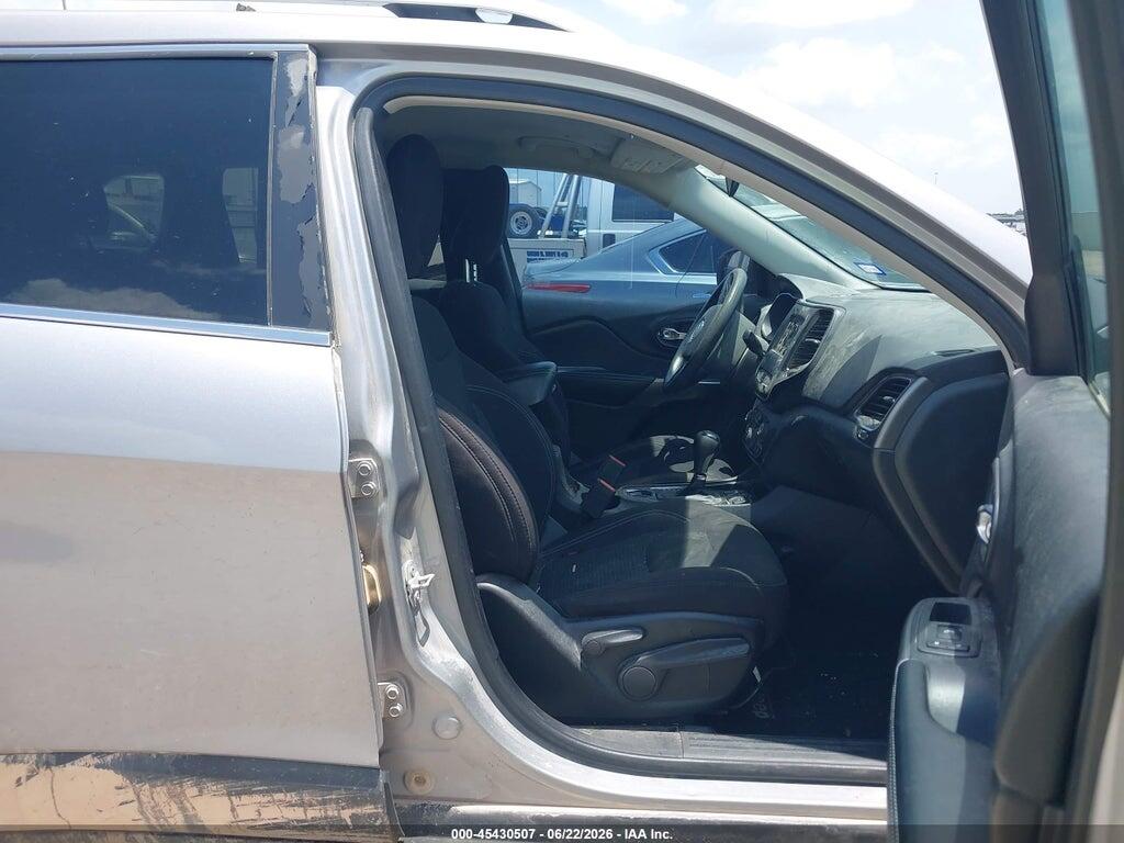 1C4PJLCB5KD220384 2019 JEEP CHEROKEE photo no. 5