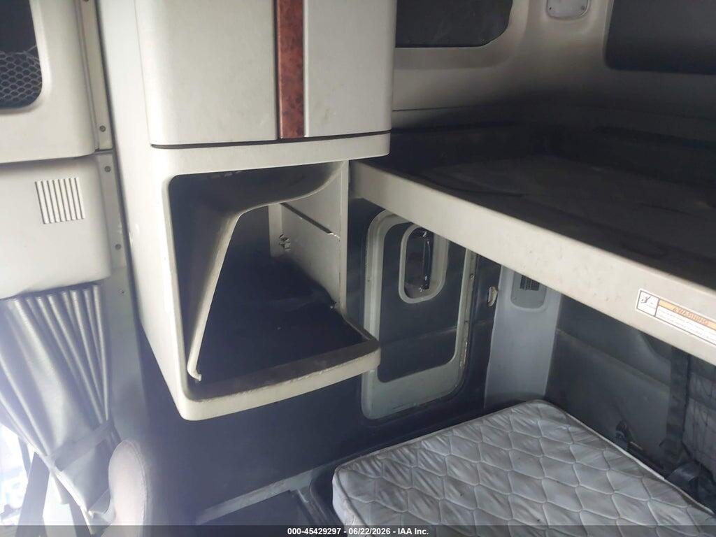 1FUJBBCK16LU41269 2006 FREIGHTLINER CONVENTIONAL photo no. 11