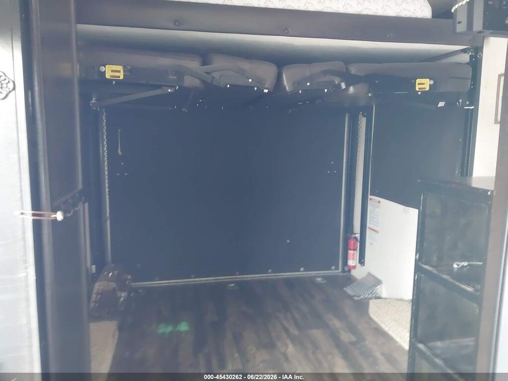 1UJBJSBJ8H1V10139 2017 JAYCO JAYCO photo no. 12