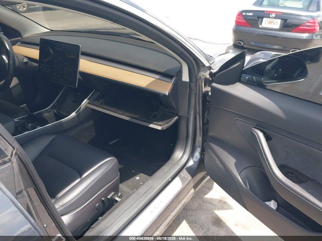 5YJ3E1EA8JF026659 2018 TESLA MODEL 3 photo no. 5