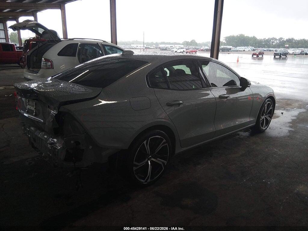 7JRL12TK8RG324001 2024 VOLVO S60 photo no. 4