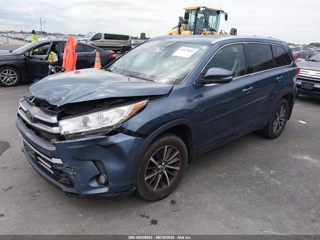 5TDJZRFH1HS394192 2017 TOYOTA HIGHLANDER photo no. 2