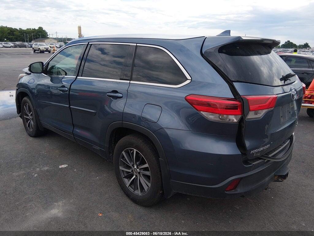 5TDJZRFH1HS394192 2017 TOYOTA HIGHLANDER photo no. 3
