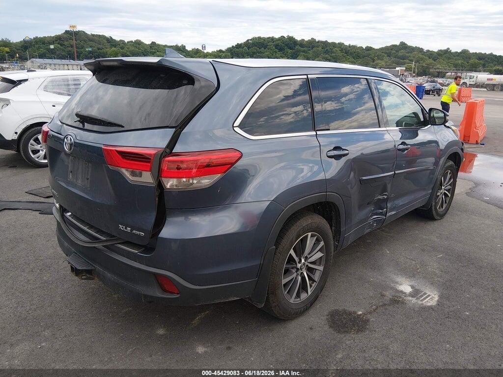 5TDJZRFH1HS394192 2017 TOYOTA HIGHLANDER photo no. 4
