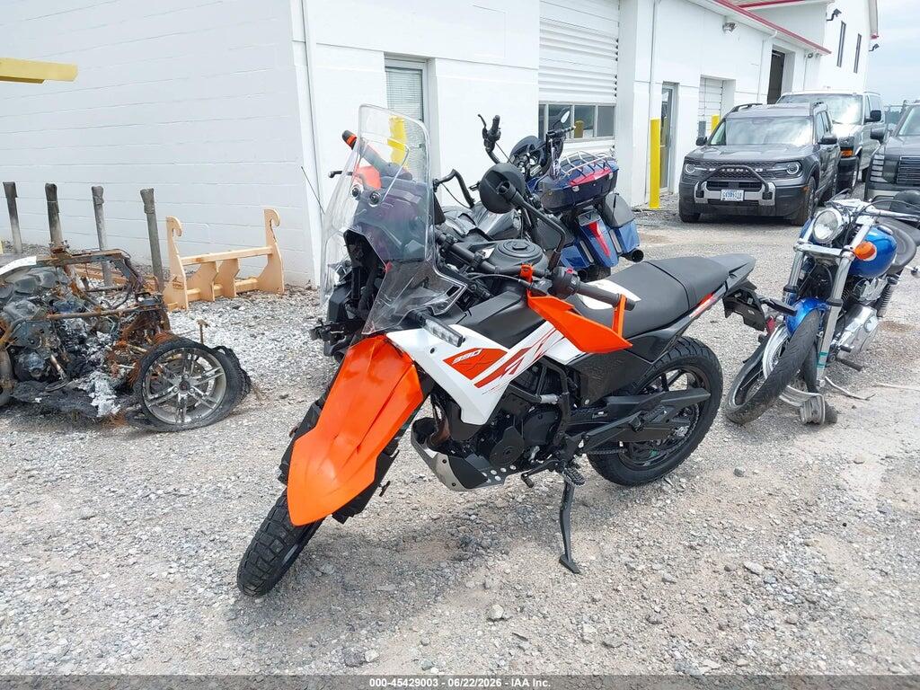 MD2JGJ409TN244943 2026 KTM 390 photo no. 2