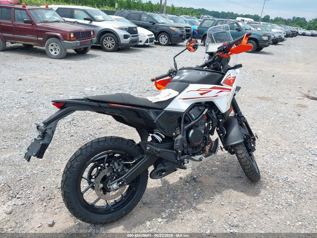 MD2JGJ409TN244943 2026 KTM 390 photo no. 4
