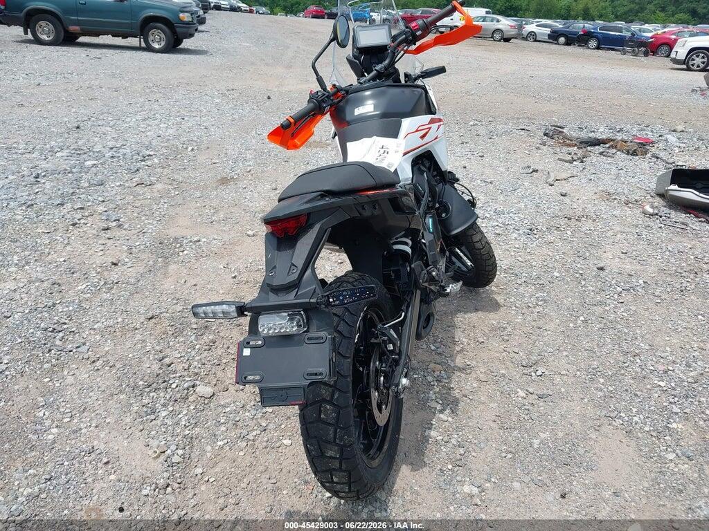 MD2JGJ409TN244943 2026 KTM 390 photo no. 6