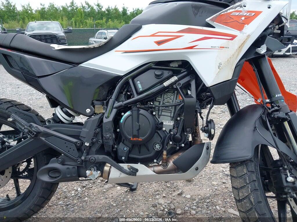 MD2JGJ409TN244943 2026 KTM 390 photo no. 8