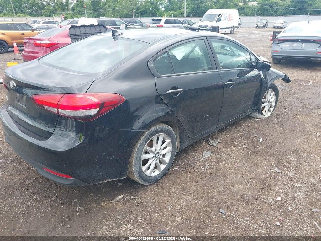 3KPFL4A7XHE144324 2017 KIA FORTE photo no. 4