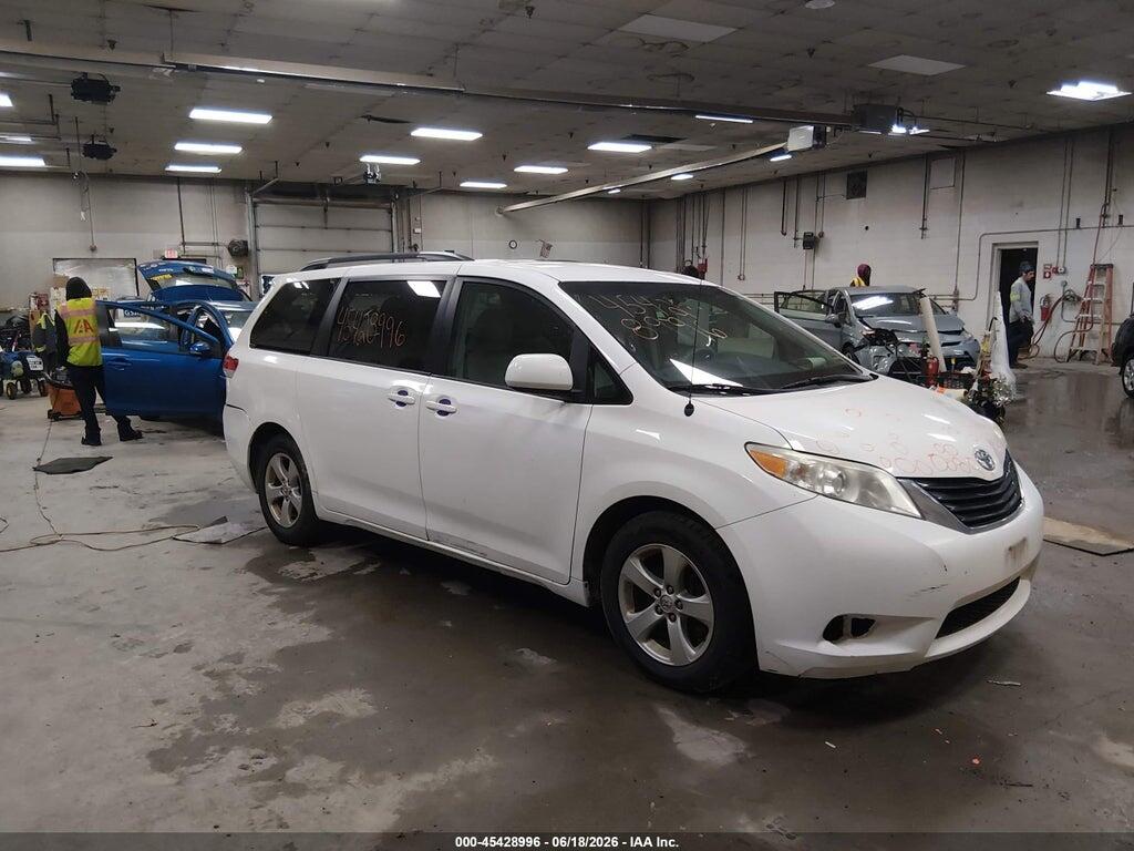 5TDKK3DC5ES426828 2014 TOYOTA SIENNA photo no. 1