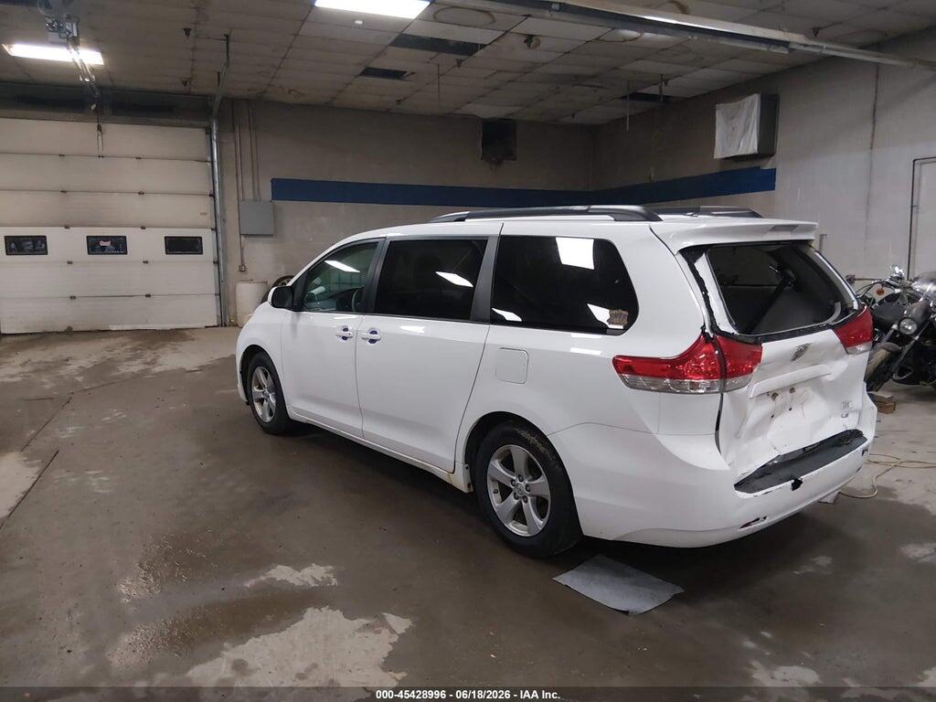 5TDKK3DC5ES426828 2014 TOYOTA SIENNA photo no. 3