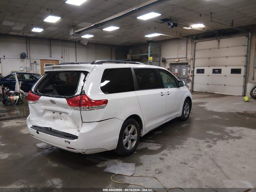 5TDKK3DC5ES426828 2014 TOYOTA SIENNA photo no. 4