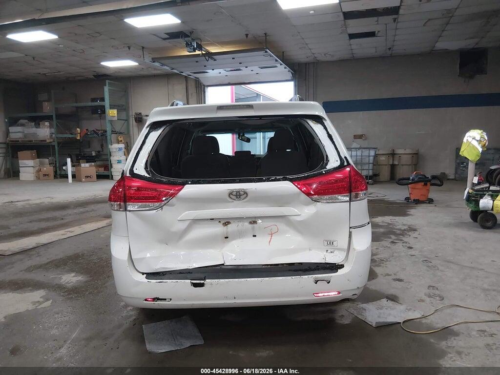 5TDKK3DC5ES426828 2014 TOYOTA SIENNA photo no. 6