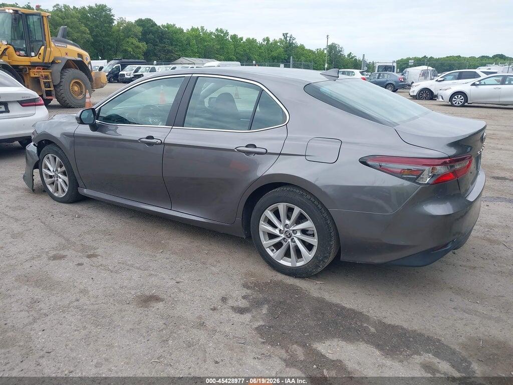 4T1C11AK2MU533686 2021 TOYOTA CAMRY photo no. 3
