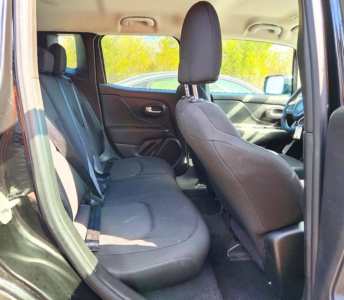 2023 JEEP RENEGADE LATITUDE 4X4 — Фото 10 из 12