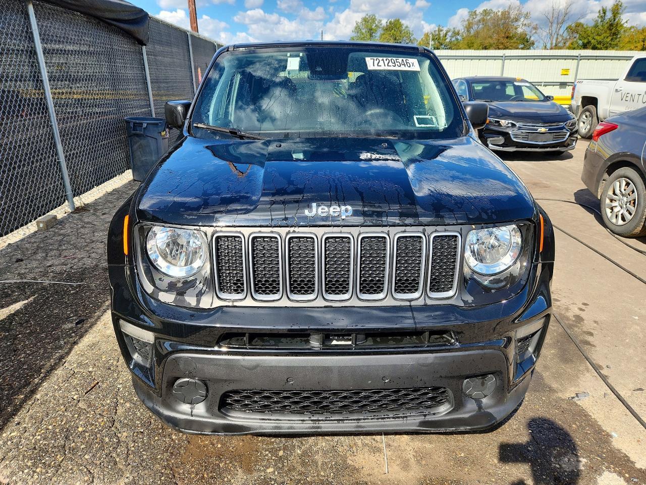 2023 JEEP RENEGADE LATITUDE 4X4 — Фото 5 из 12