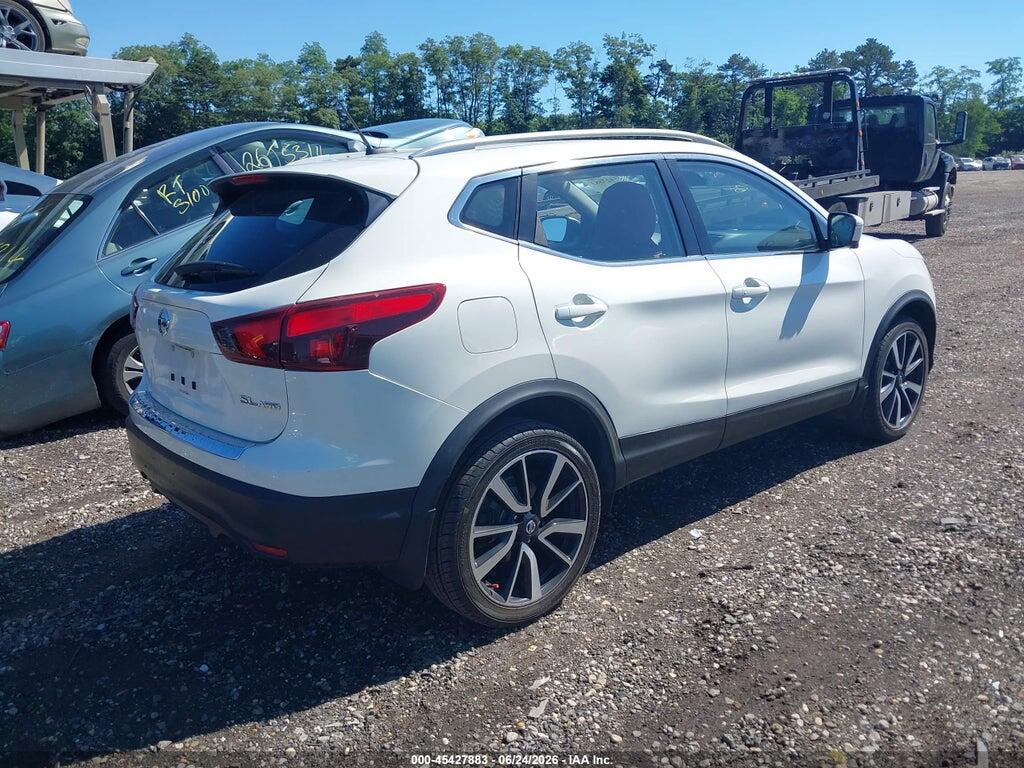 JN1BJ1CR9HW132966 2017 NISSAN ROGUE SPORT photo no. 4