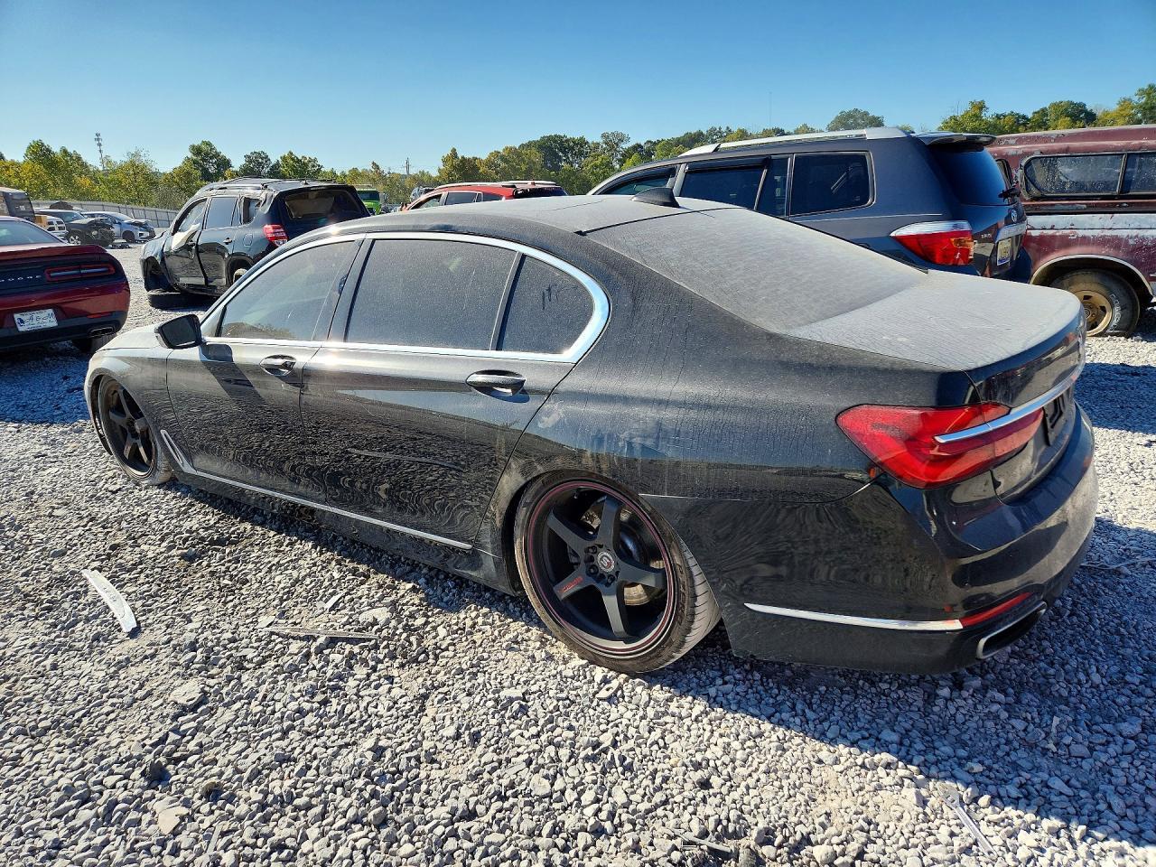 2017 BMW 740 I — Фото 2 из 12