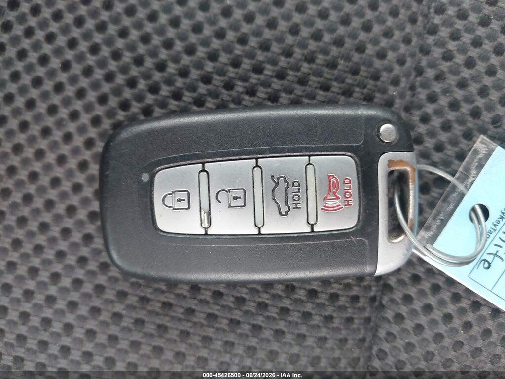 5NPEC4AC5CH389044 2012 HYUNDAI SONATA photo no. 11