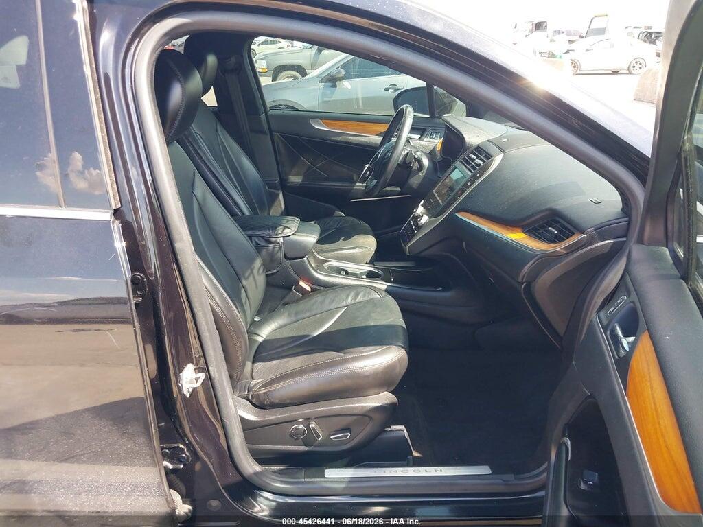 5LMCJ3C98KUL37705 2019 LINCOLN MKC photo no. 5