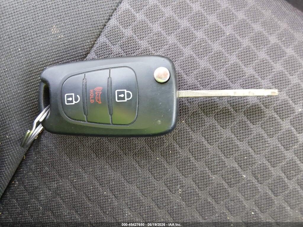 KNDJT2A51C7466582 2012 KIA SOUL photo no. 11